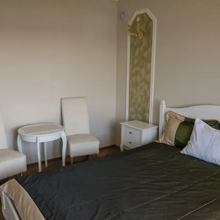 Apartament Faust *